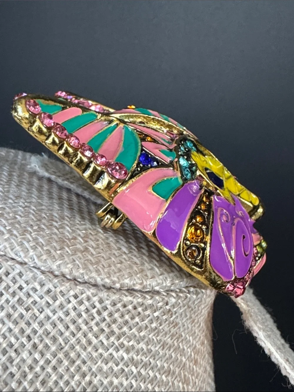 Vintage Style Venetian Cat Mask Enamel & Rhinestone Brooch Pin - Picture 2 of 4